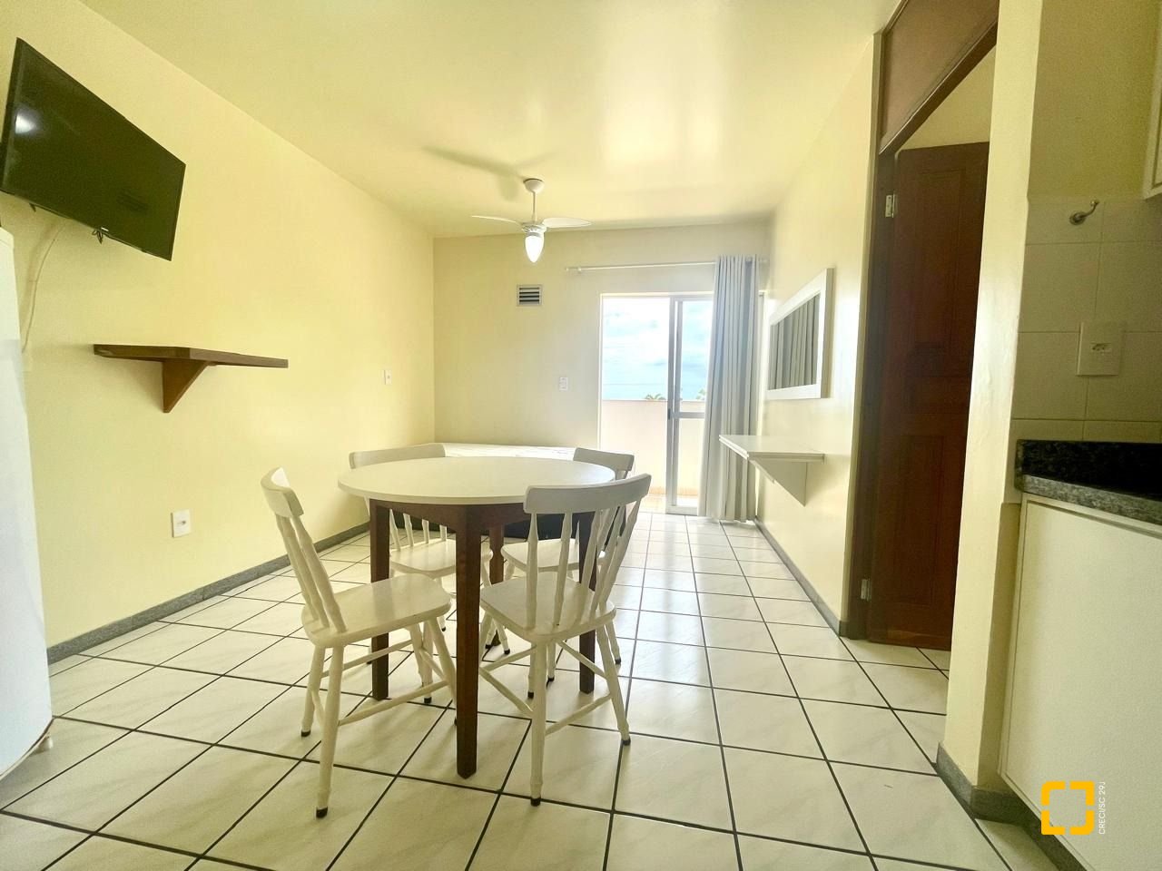 Hotel com 1084m², 42 quartos (sendo 21 suítes), 18 garagens, no bairro Canasvieiras em Florianópolis