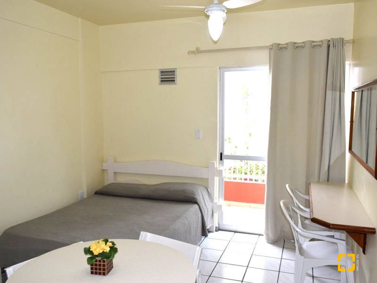 Hotel com 1084m², 42 quartos (sendo 21 suítes), 18 garagens, no bairro Canasvieiras em Florianópolis