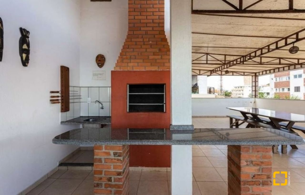 Hotel com 1084m², 42 quartos (sendo 21 suítes), 18 garagens, no bairro Canasvieiras em Florianópolis