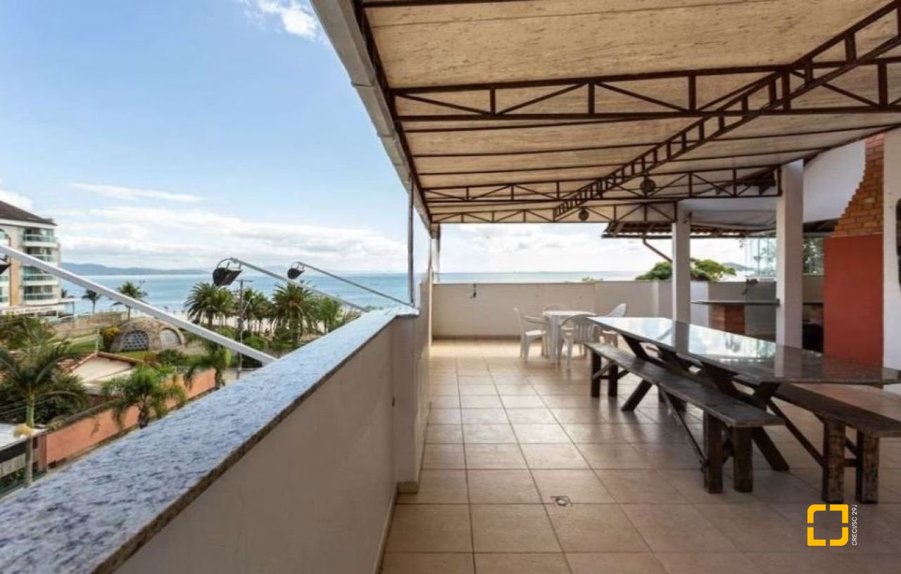 Hotel com 1084m², 42 quartos (sendo 21 suítes), 18 garagens, no bairro Canasvieiras em Florianópolis