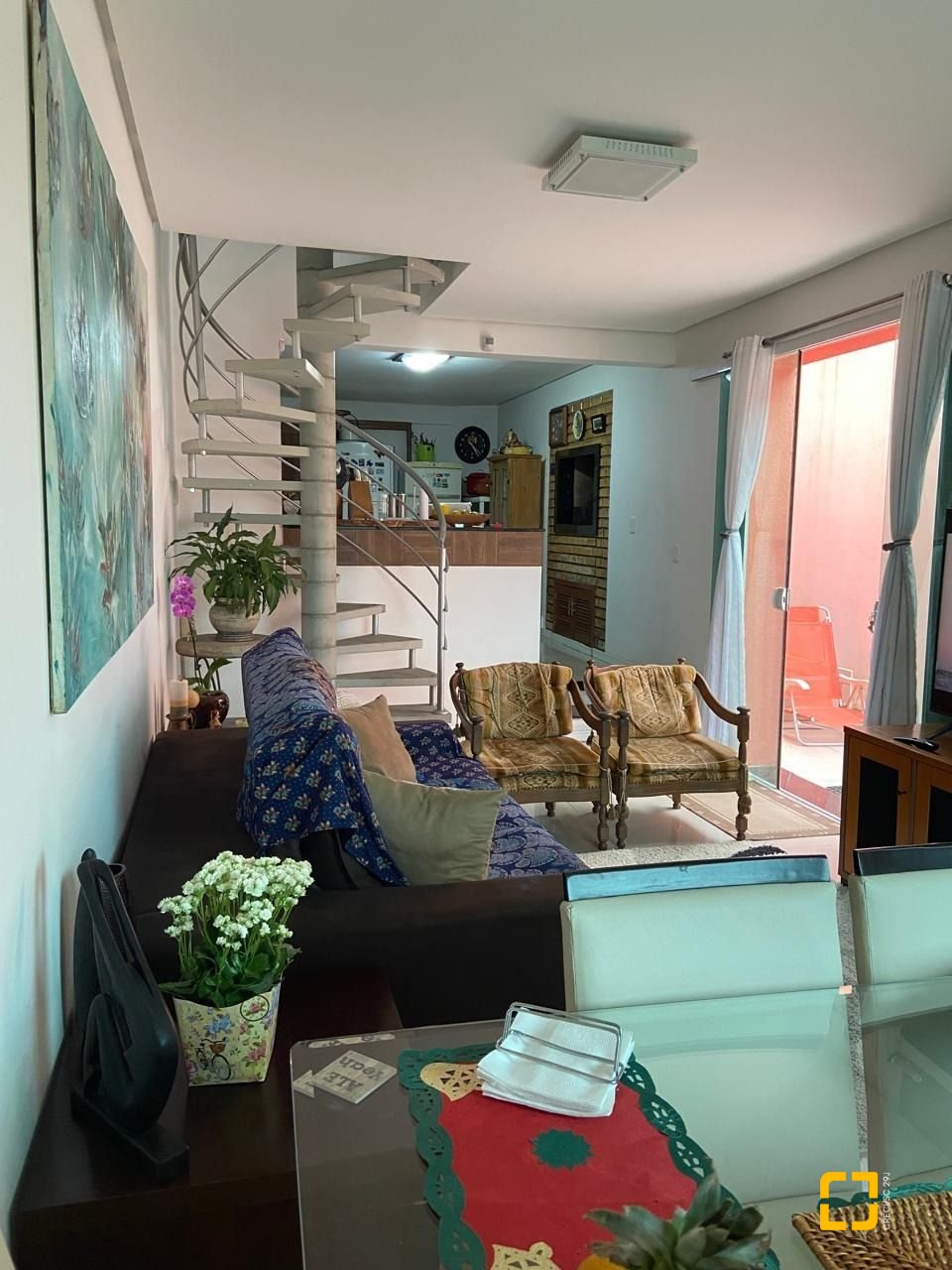 Apartamento com 490m², 6 quartos (sendo 1 suíte), 4 garagens, no bairro Campeche em Florianópolis