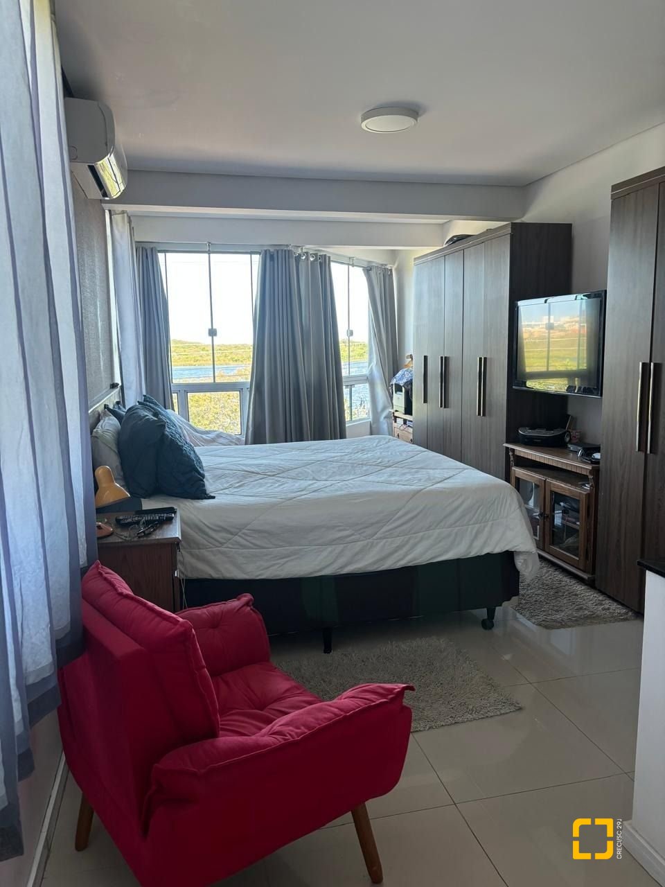Apartamento com 490m², 6 quartos (sendo 1 suíte), 4 garagens, no bairro Campeche em Florianópolis
