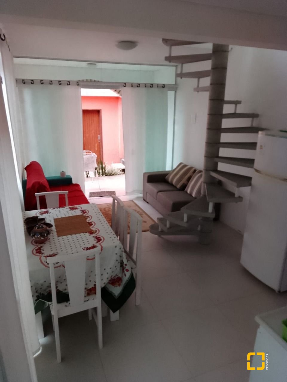 Apartamento com 490m², 6 quartos (sendo 1 suíte), 4 garagens, no bairro Campeche em Florianópolis