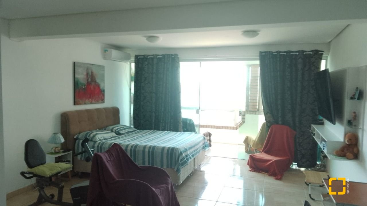 Apartamento com 490m², 6 quartos (sendo 1 suíte), 4 garagens, no bairro Campeche em Florianópolis
