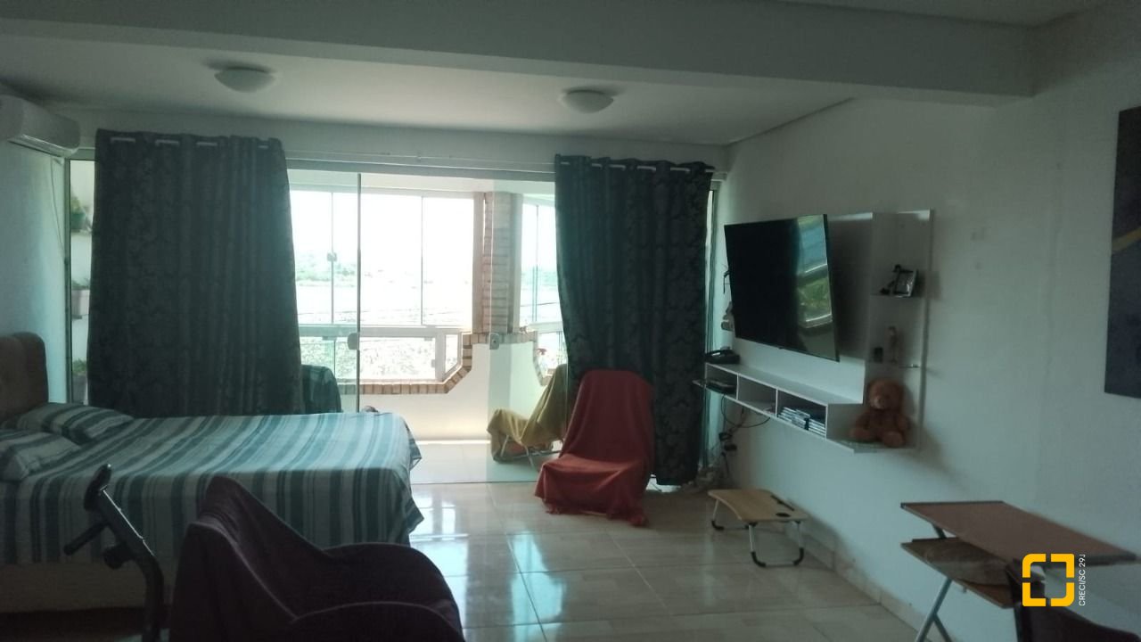 Apartamento com 490m², 6 quartos (sendo 1 suíte), 4 garagens, no bairro Campeche em Florianópolis