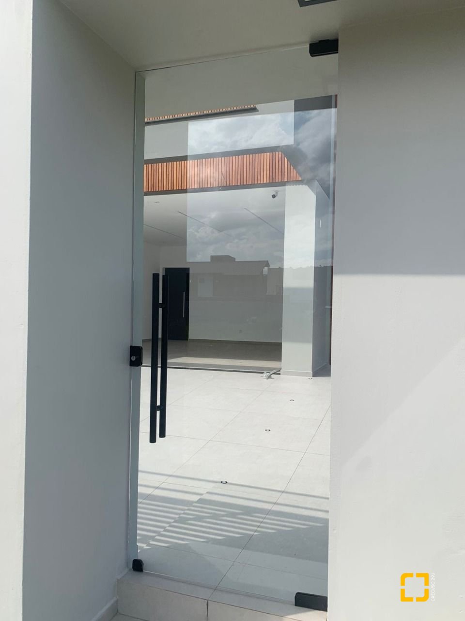 Casa com 311m², no bairro Rio Tavares em Florianópolis