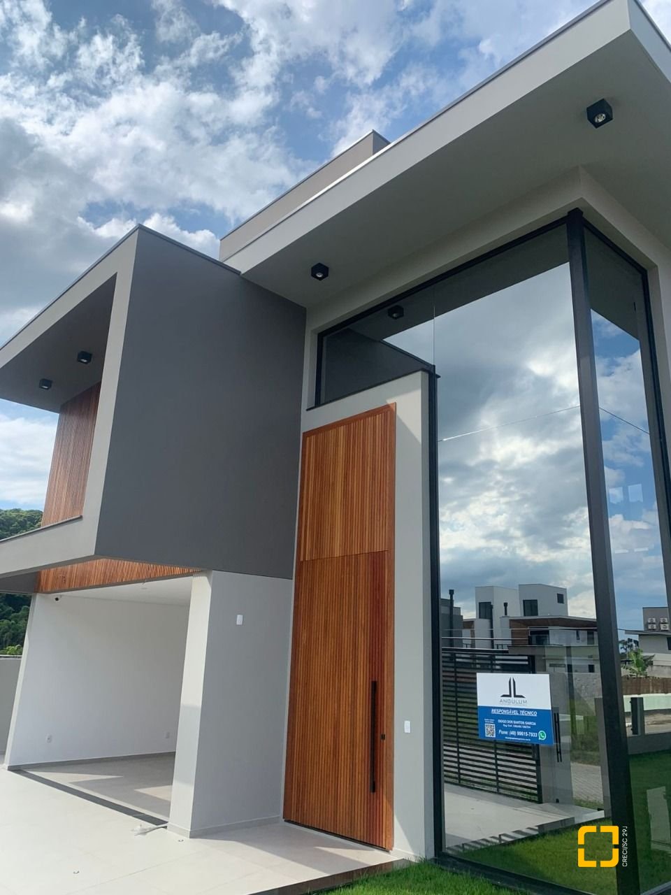 Casa com 311m², no bairro Rio Tavares em Florianópolis