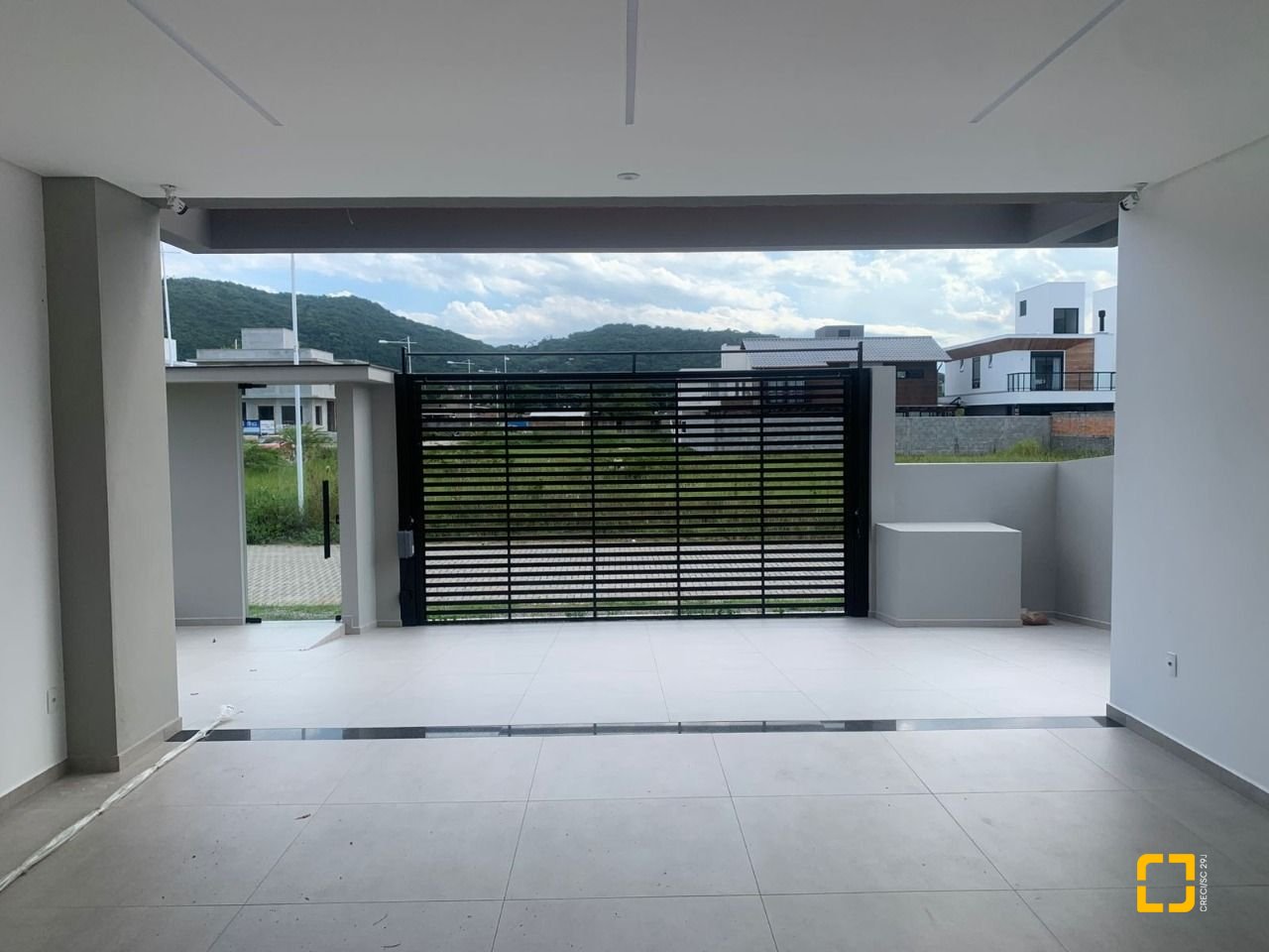 Casa com 311m², no bairro Rio Tavares em Florianópolis