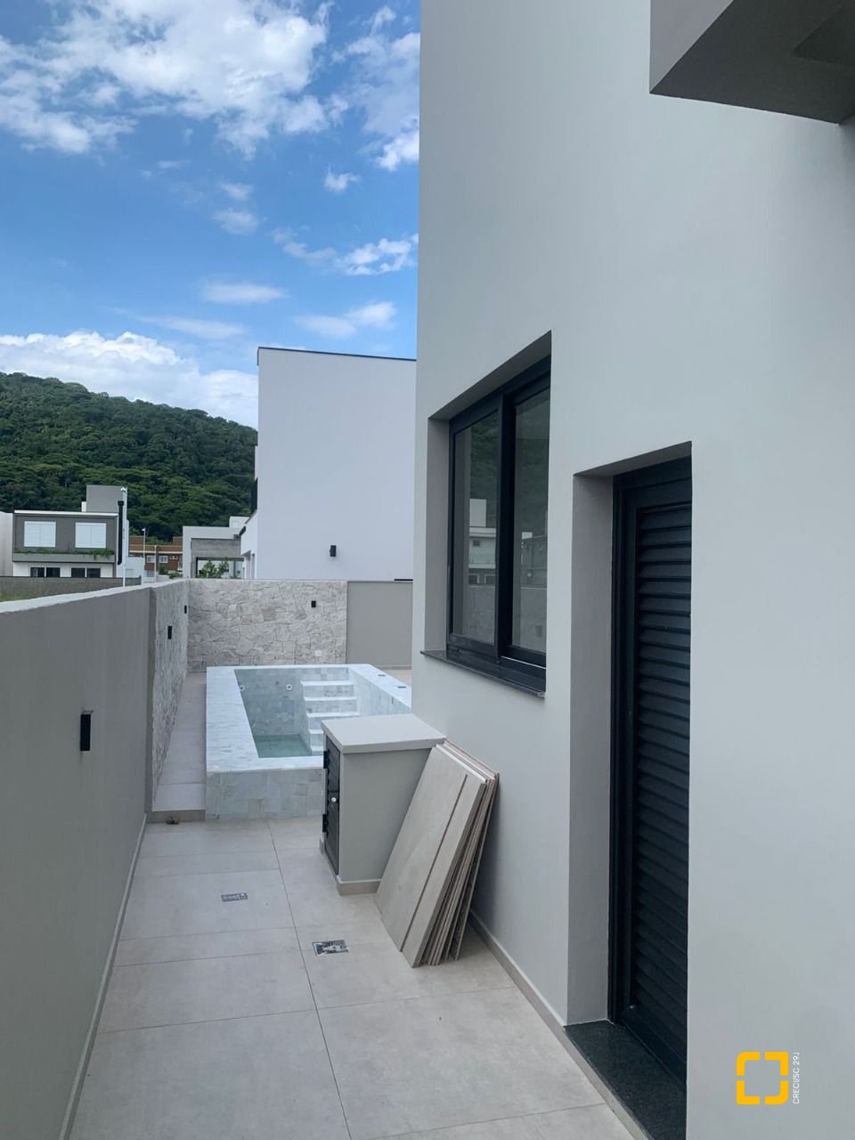 Casa com 311m², no bairro Rio Tavares em Florianópolis