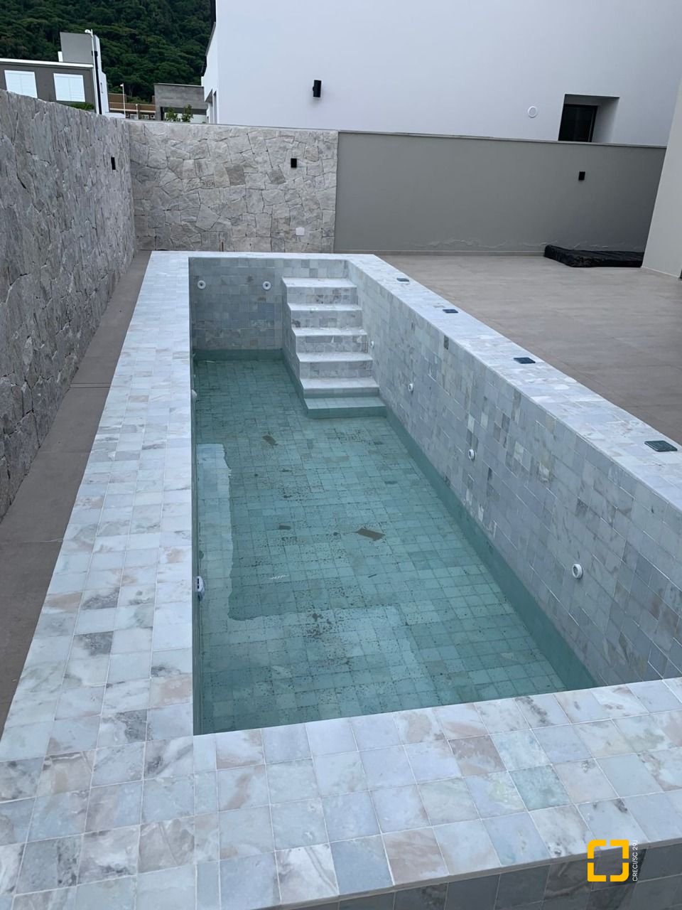 Casa com 311m², no bairro Rio Tavares em Florianópolis