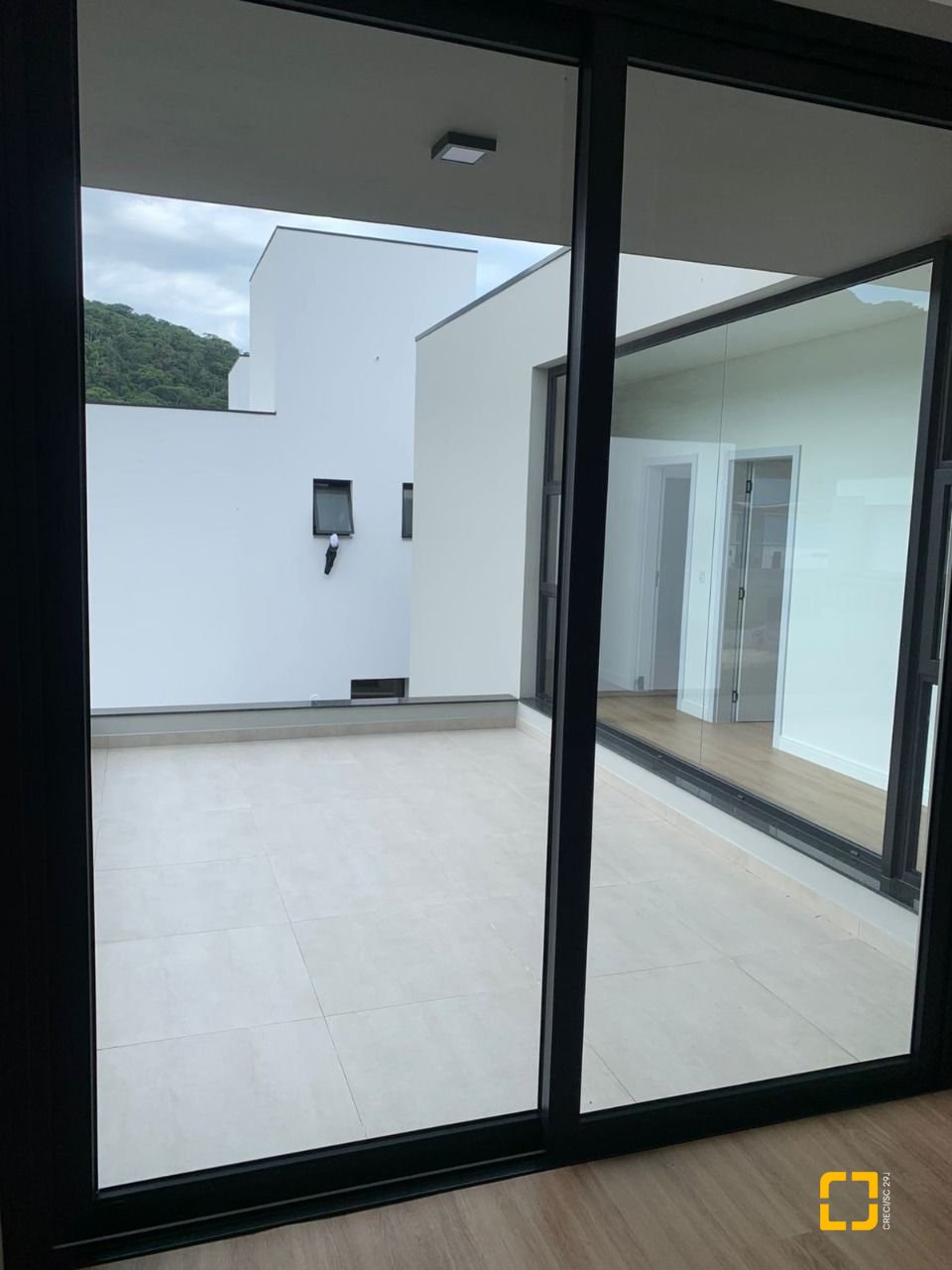 Casa com 311m², no bairro Rio Tavares em Florianópolis
