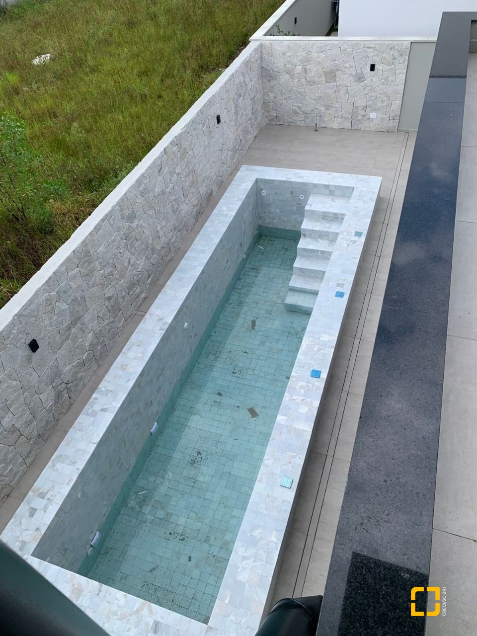 Casa com 311m², no bairro Rio Tavares em Florianópolis