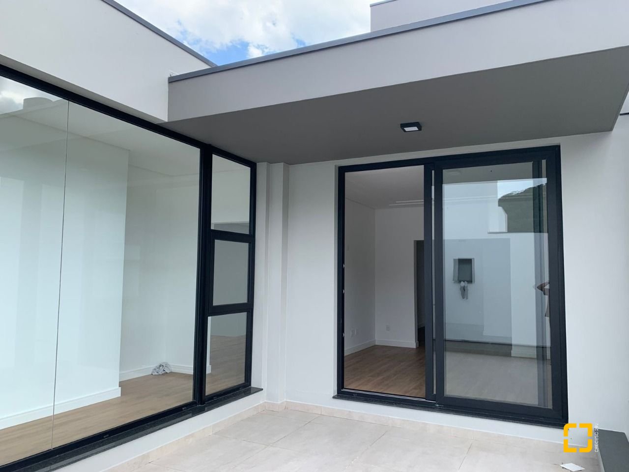 Casa com 311m², no bairro Rio Tavares em Florianópolis