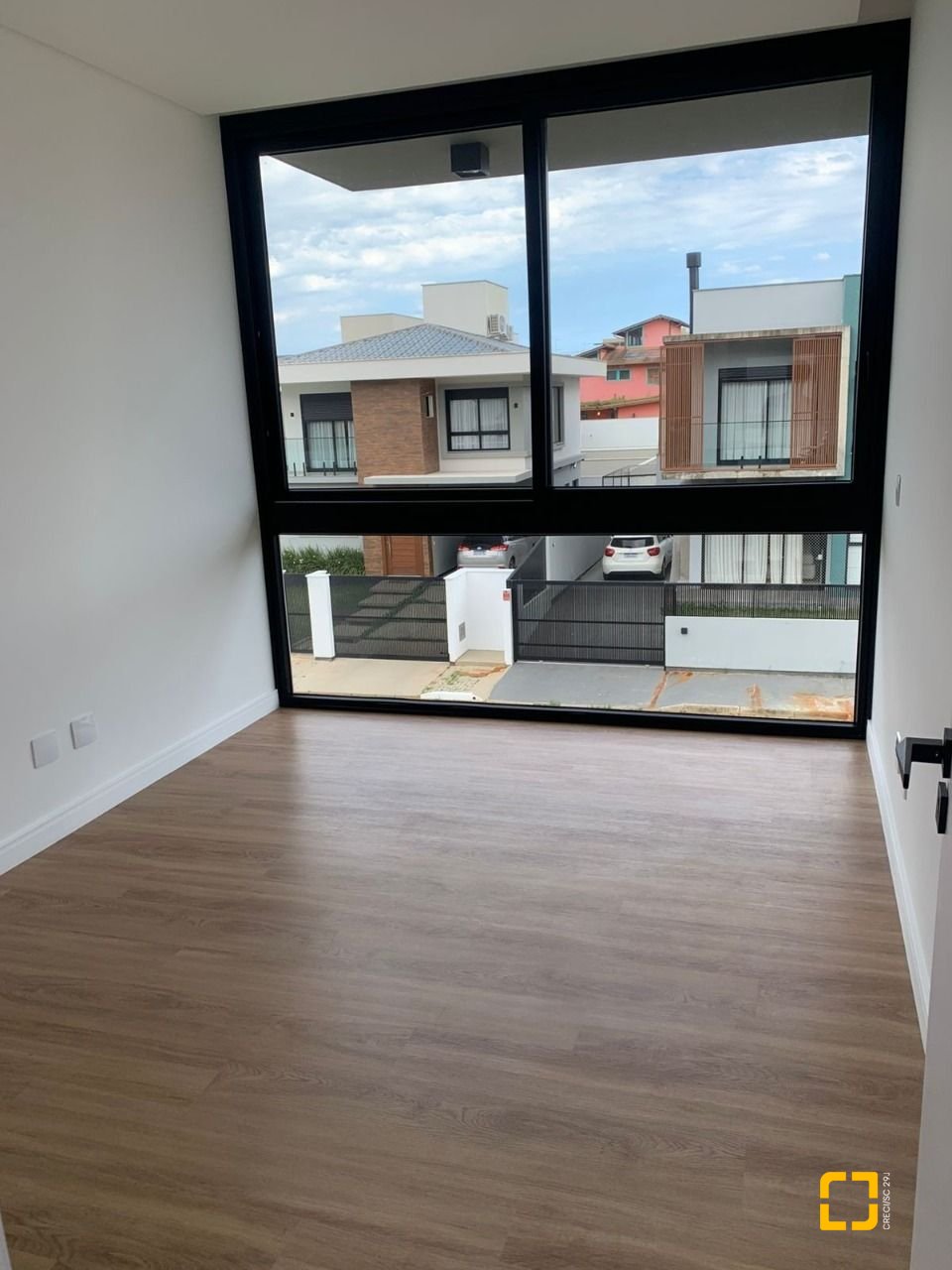 Casa com 311m², no bairro Rio Tavares em Florianópolis