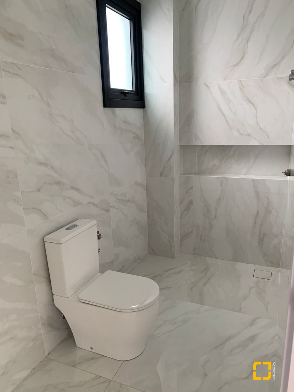 Casa com 311m², no bairro Rio Tavares em Florianópolis