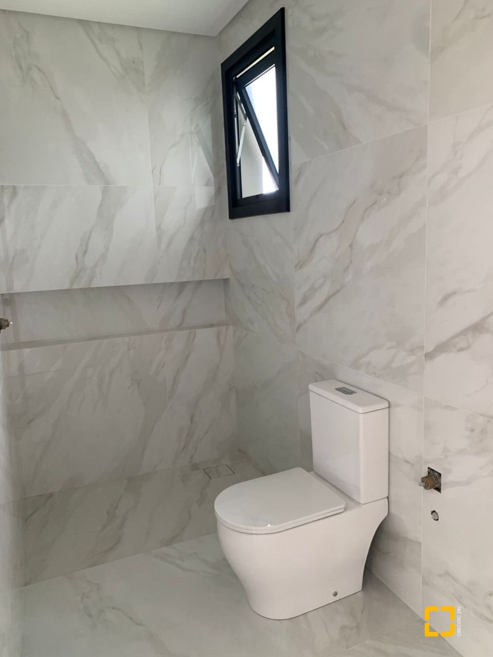 Casa com 311m², no bairro Rio Tavares em Florianópolis