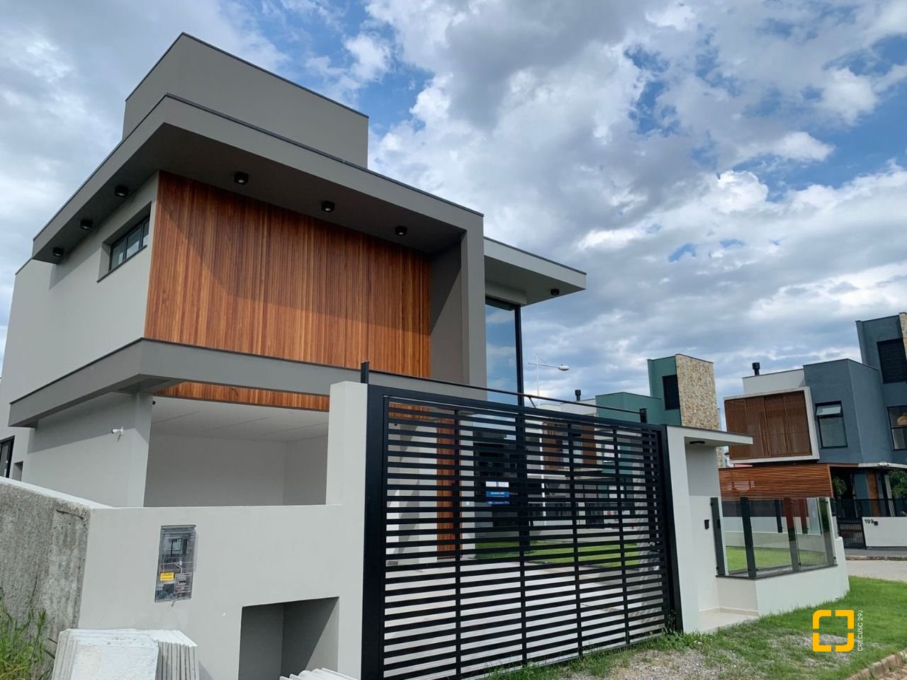 Casa com 311m², no bairro Rio Tavares em Florianópolis