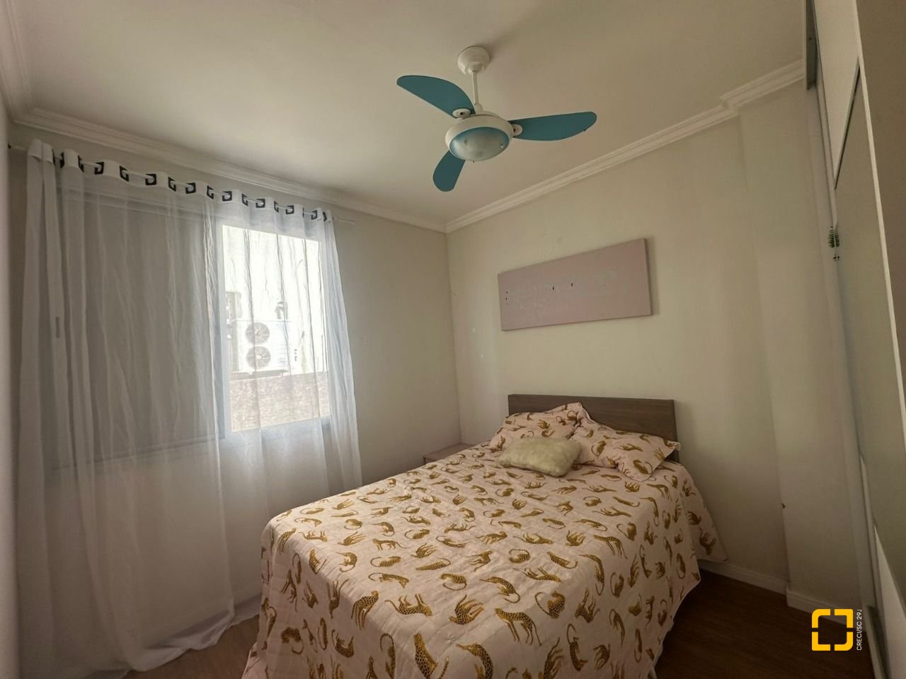 Apartamento com 91m², 4 quartos (sendo 1 suíte), 1 garagem, no bairro Coqueiros em Florianópolis