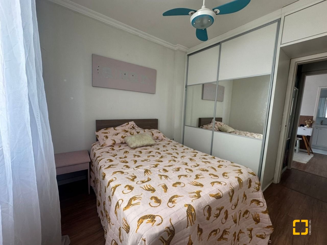 Apartamento com 91m², 4 quartos (sendo 1 suíte), 1 garagem, no bairro Coqueiros em Florianópolis