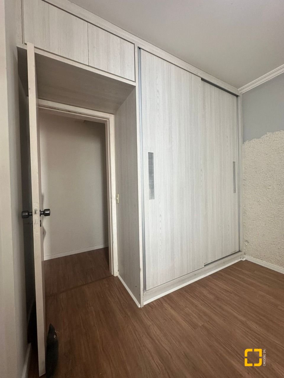 Apartamento com 91m², 4 quartos (sendo 1 suíte), 1 garagem, no bairro Coqueiros em Florianópolis