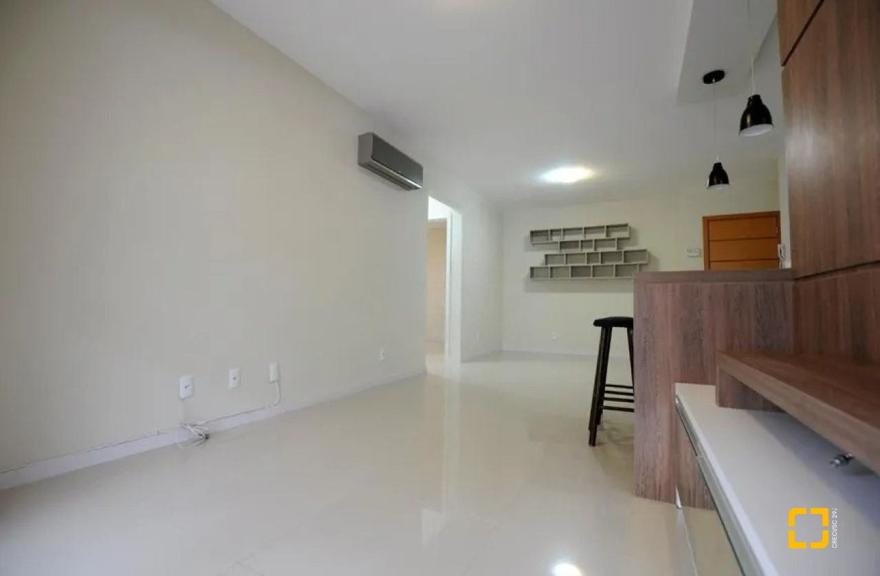 Apartamento com 87m², 3 quartos (sendo 1 suíte), 2 garagens, no bairro Campeche em Florianópolis