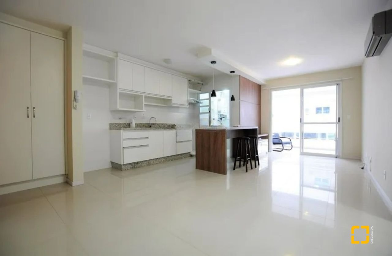 Apartamento com 87m², 3 quartos (sendo 1 suíte), 2 garagens, no bairro Campeche em Florianópolis