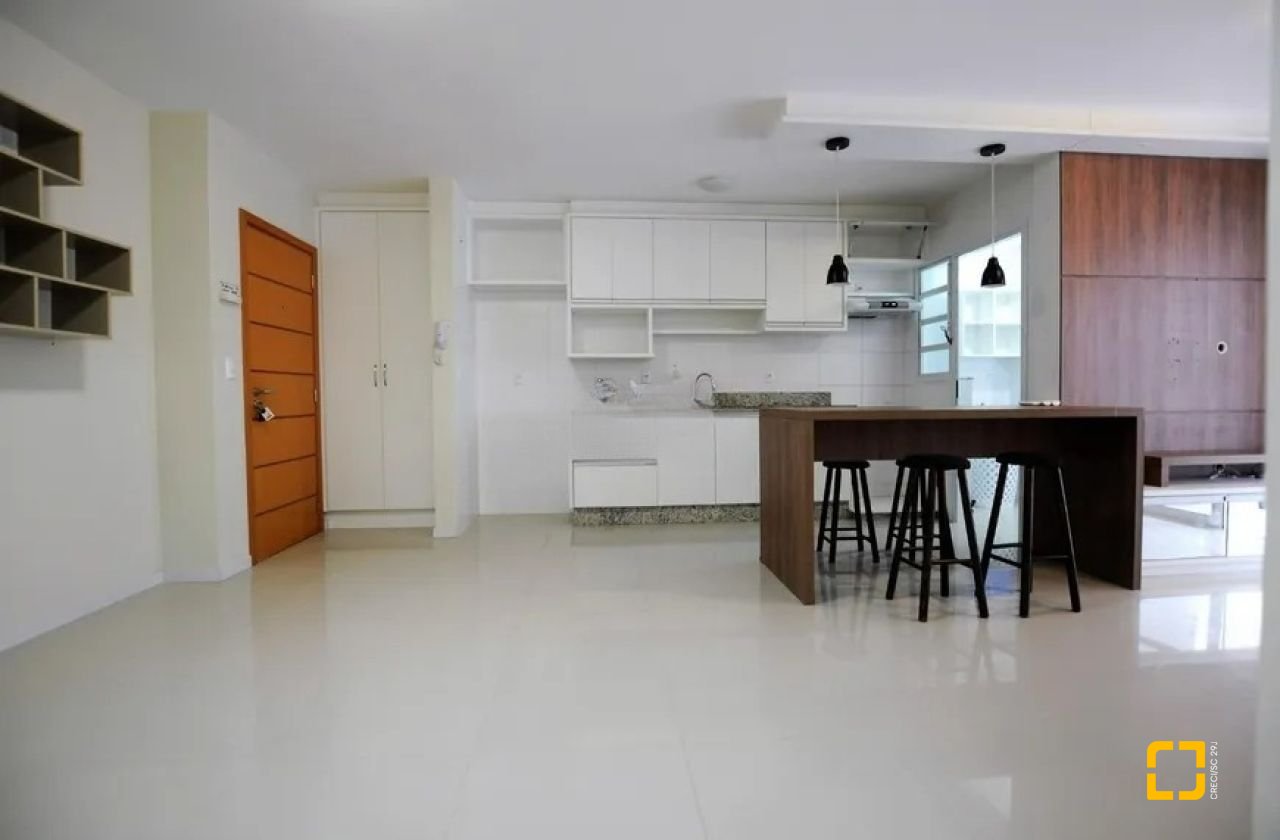 Apartamento com 87m², 3 quartos (sendo 1 suíte), 2 garagens, no bairro Campeche em Florianópolis