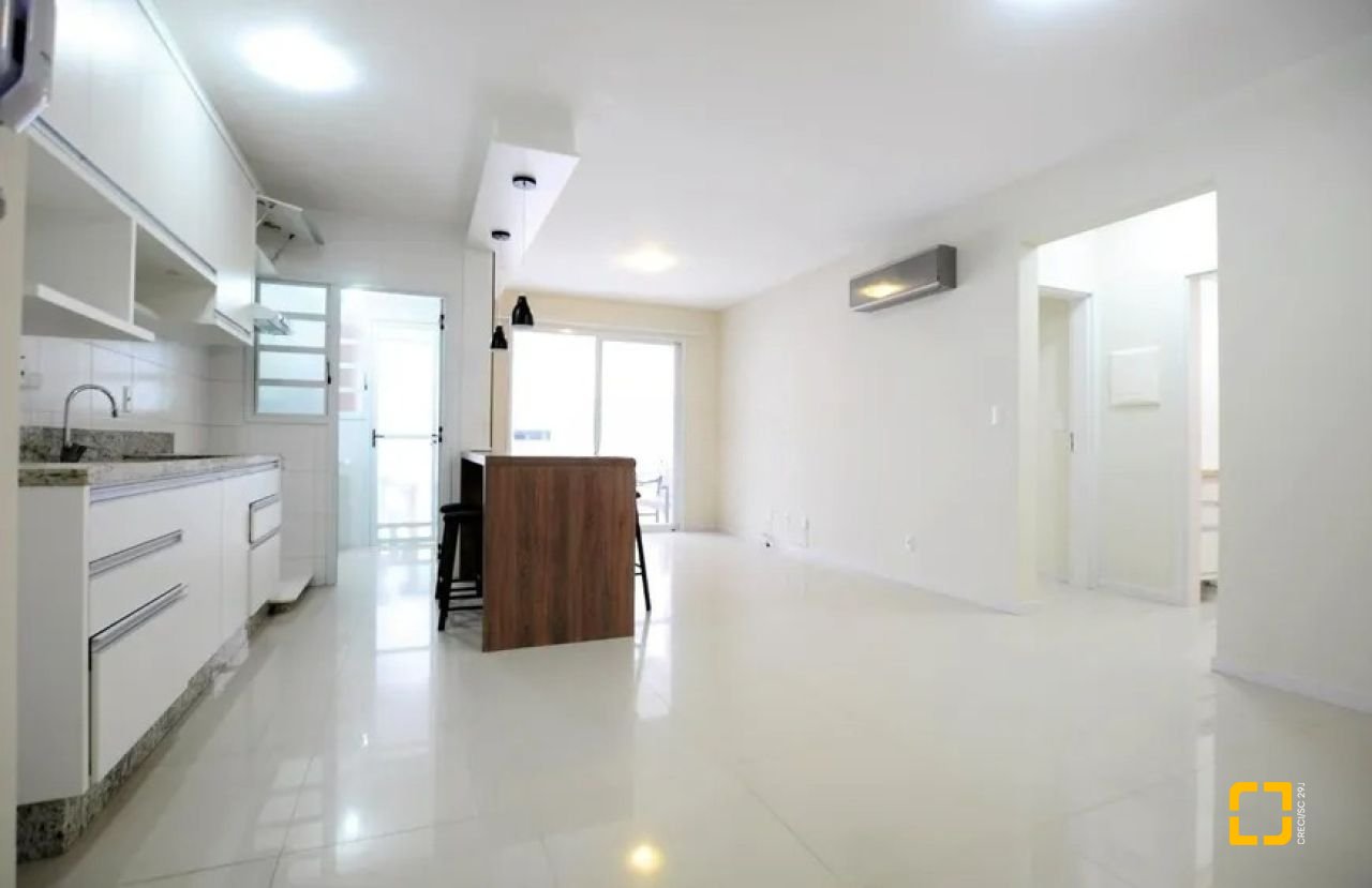 Apartamento com 87m², 3 quartos (sendo 1 suíte), 2 garagens, no bairro Campeche em Florianópolis