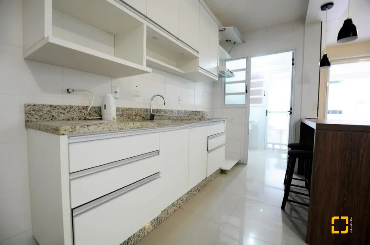 Apartamento com 87m², 3 quartos (sendo 1 suíte), 2 garagens, no bairro Campeche em Florianópolis