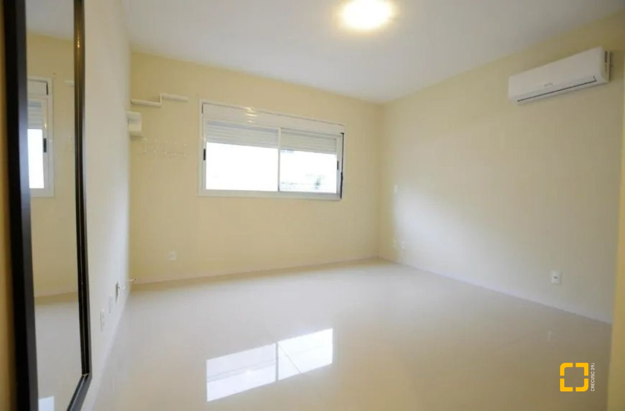 Apartamento com 87m², 3 quartos (sendo 1 suíte), 2 garagens, no bairro Campeche em Florianópolis