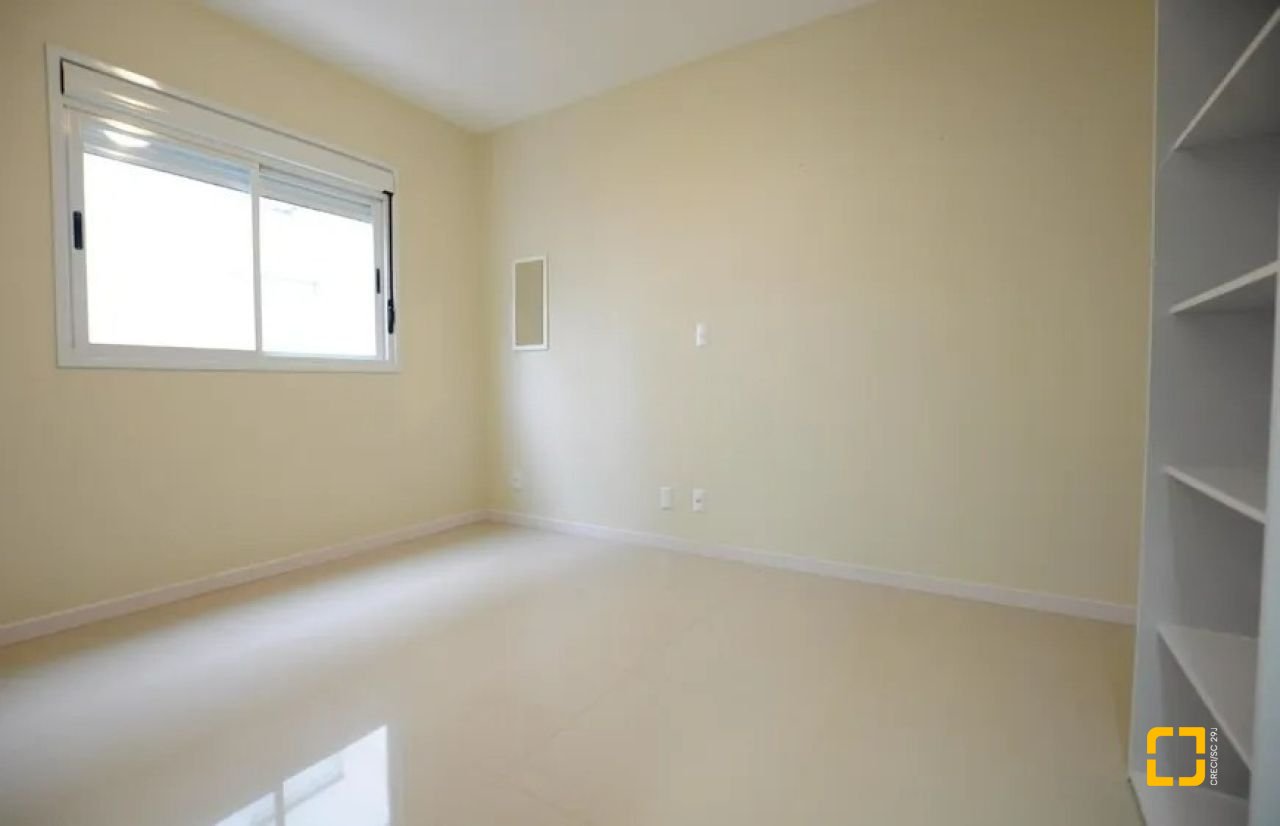 Apartamento com 87m², 3 quartos (sendo 1 suíte), 2 garagens, no bairro Campeche em Florianópolis