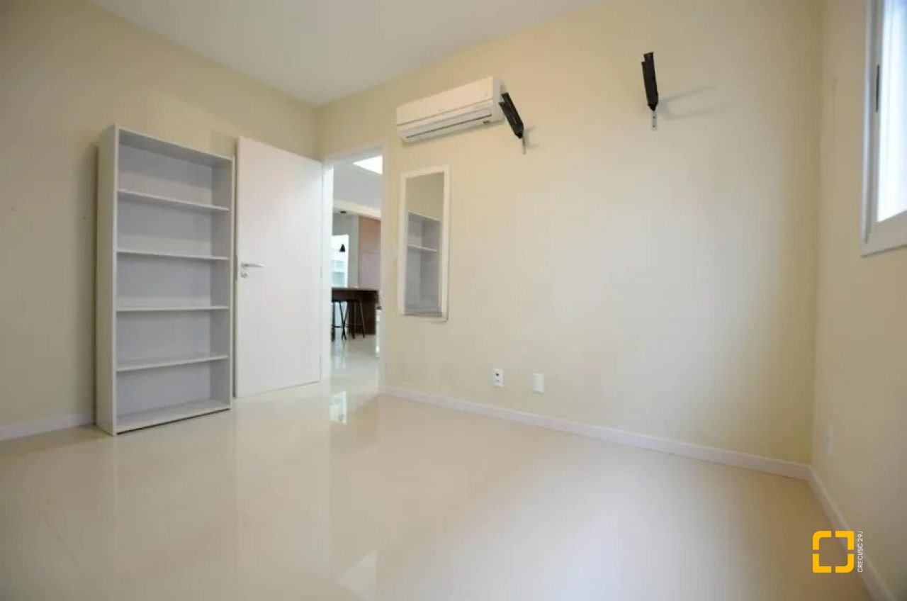 Apartamento com 87m², 3 quartos (sendo 1 suíte), 2 garagens, no bairro Campeche em Florianópolis