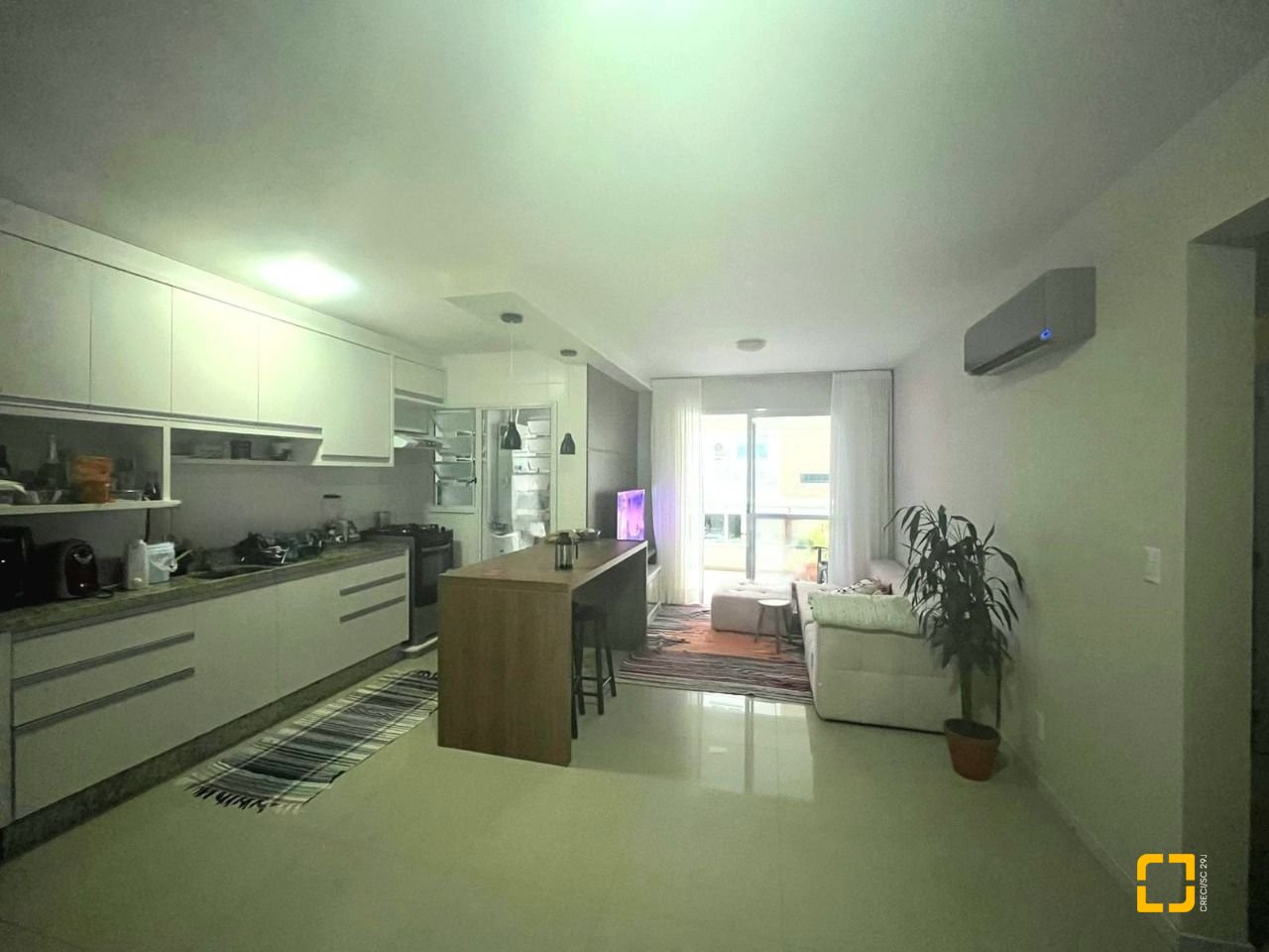 Apartamento com 87m², 3 quartos (sendo 1 suíte), 2 garagens, no bairro Campeche em Florianópolis