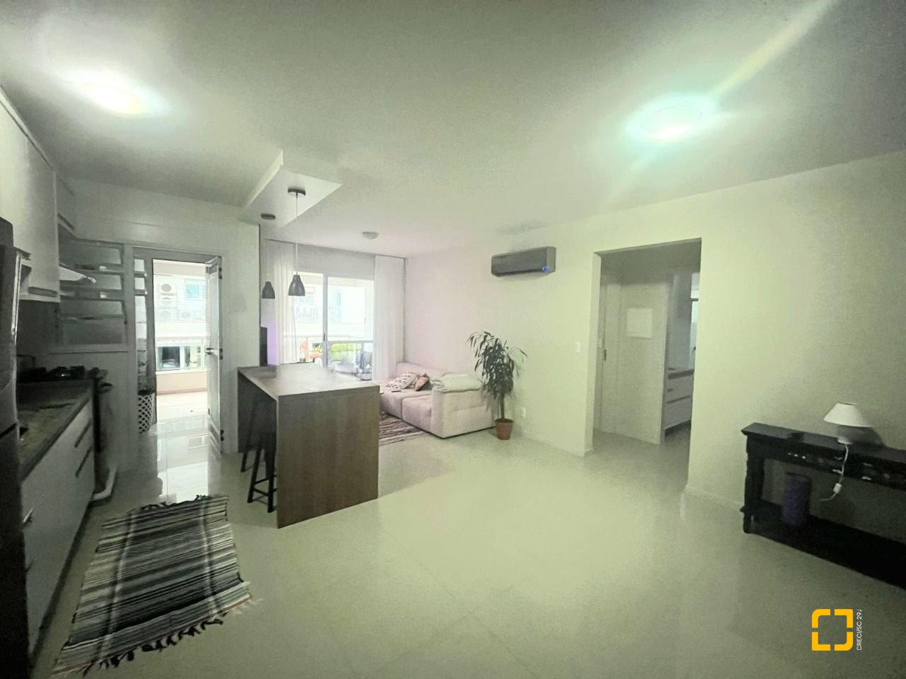 Apartamento com 87m², 3 quartos (sendo 1 suíte), 2 garagens, no bairro Campeche em Florianópolis