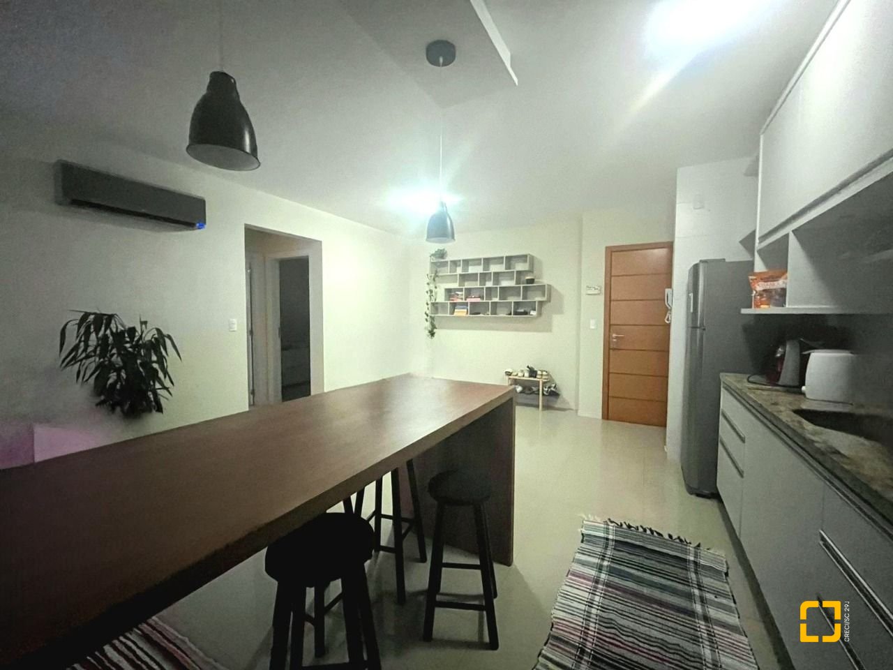 Apartamento com 87m², 3 quartos (sendo 1 suíte), 2 garagens, no bairro Campeche em Florianópolis