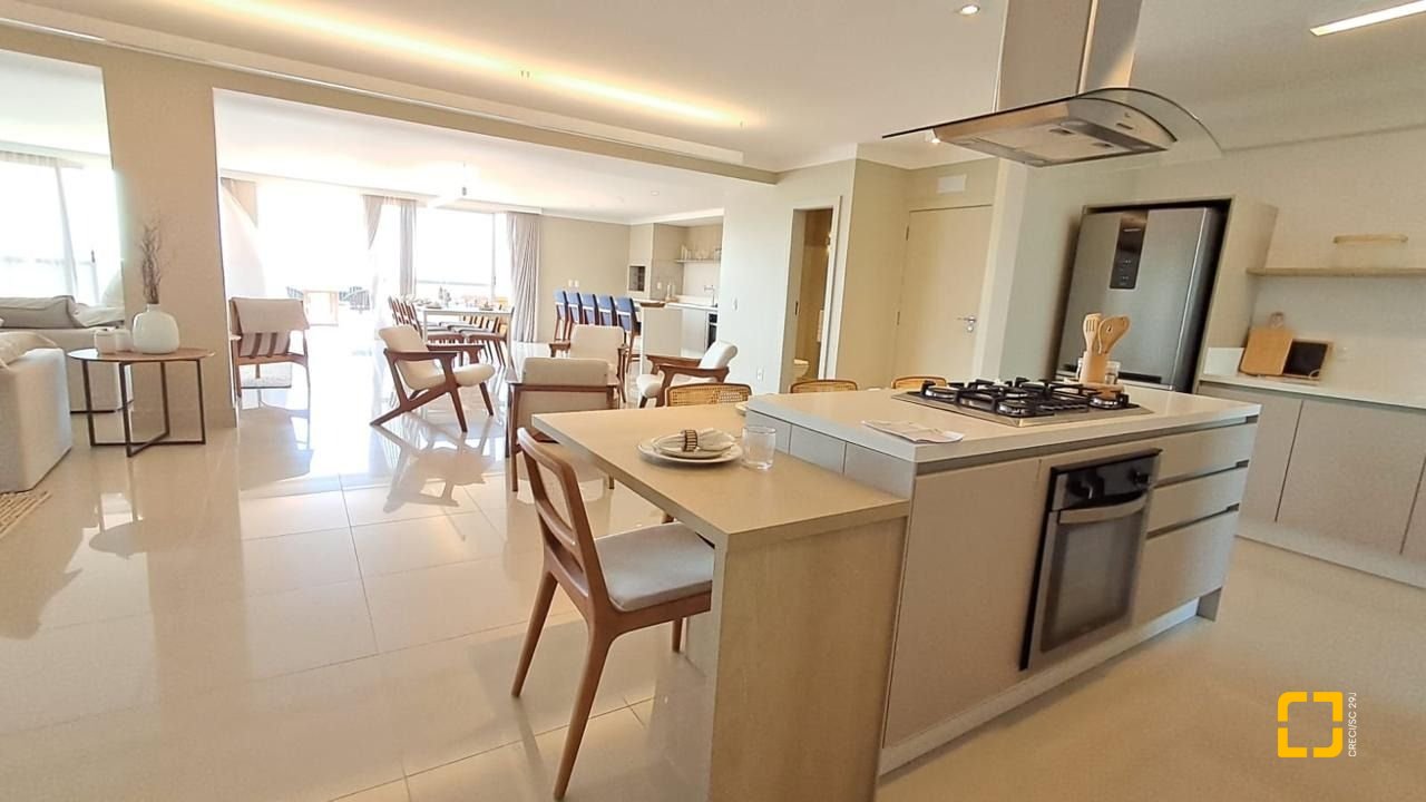 Cobertura com 316m², 4 quartos (sendo 4 suítes), 3 garagens, no bairro Cachoeira do Bom Jesus em Florianópolis