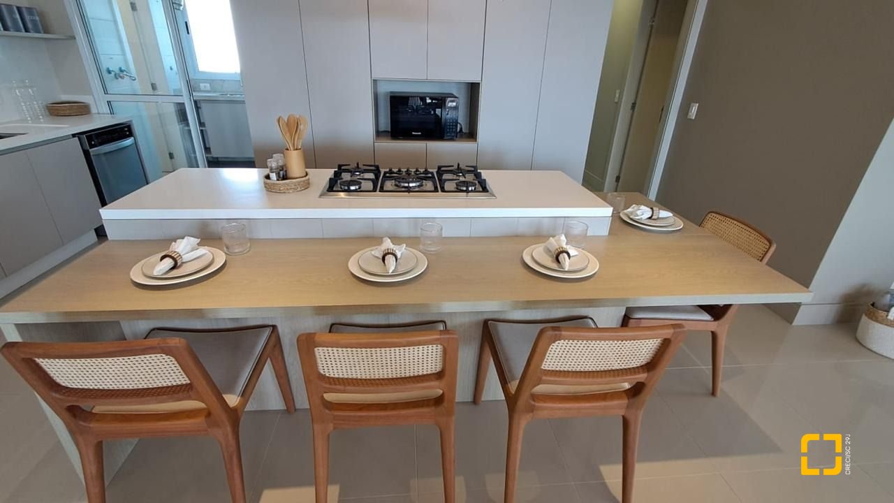 Cobertura com 316m², 4 quartos (sendo 4 suítes), 3 garagens, no bairro Cachoeira do Bom Jesus em Florianópolis