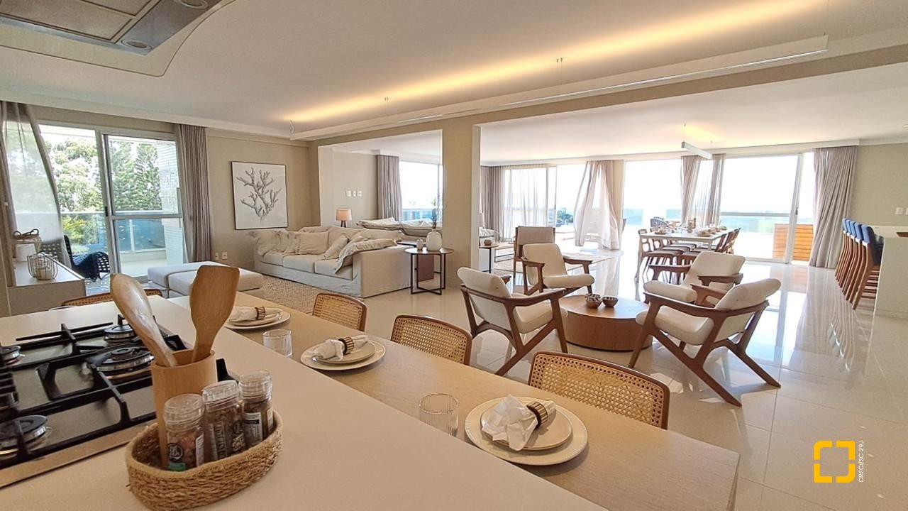 Cobertura com 316m², 4 quartos (sendo 4 suítes), 3 garagens, no bairro Cachoeira do Bom Jesus em Florianópolis
