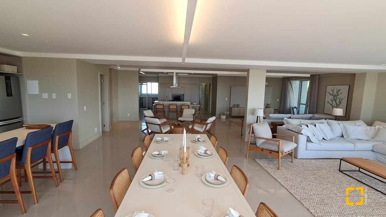 Cobertura com 316m², 4 quartos (sendo 4 suítes), 3 garagens, no bairro Cachoeira do Bom Jesus em Florianópolis