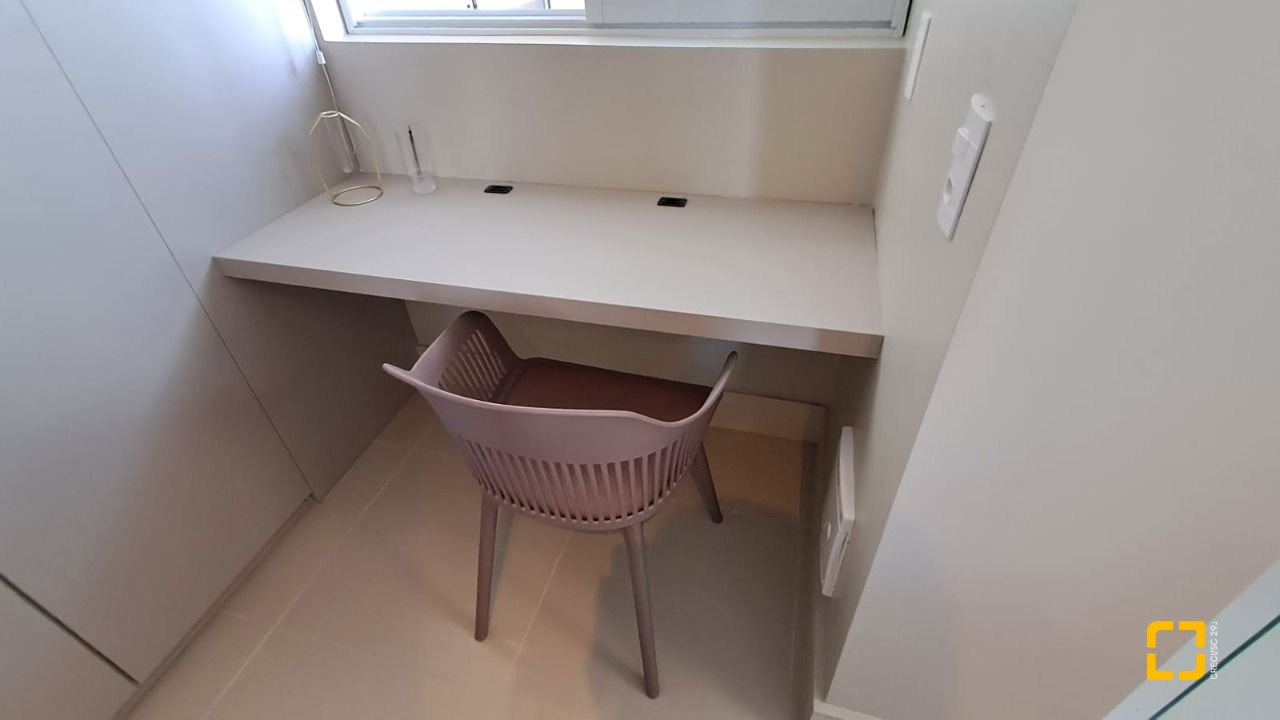 Cobertura com 316m², 4 quartos (sendo 4 suítes), 3 garagens, no bairro Cachoeira do Bom Jesus em Florianópolis