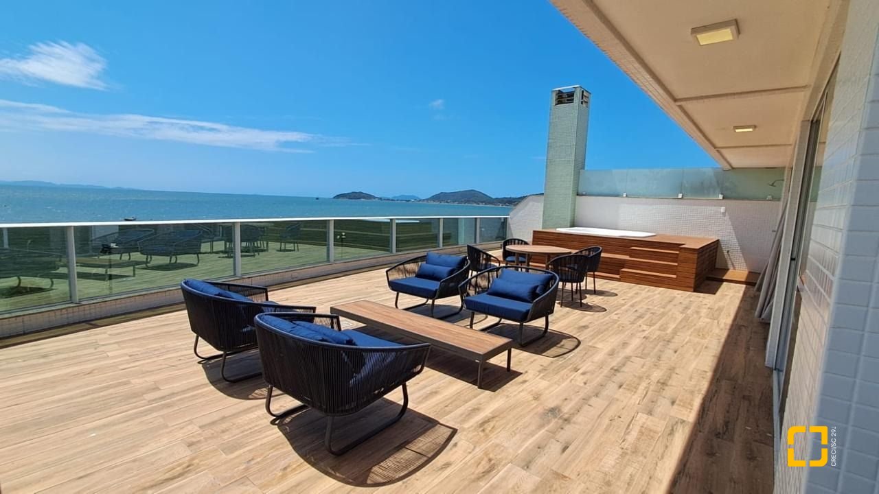 Cobertura com 316m², 4 quartos (sendo 4 suítes), 3 garagens, no bairro Cachoeira do Bom Jesus em Florianópolis