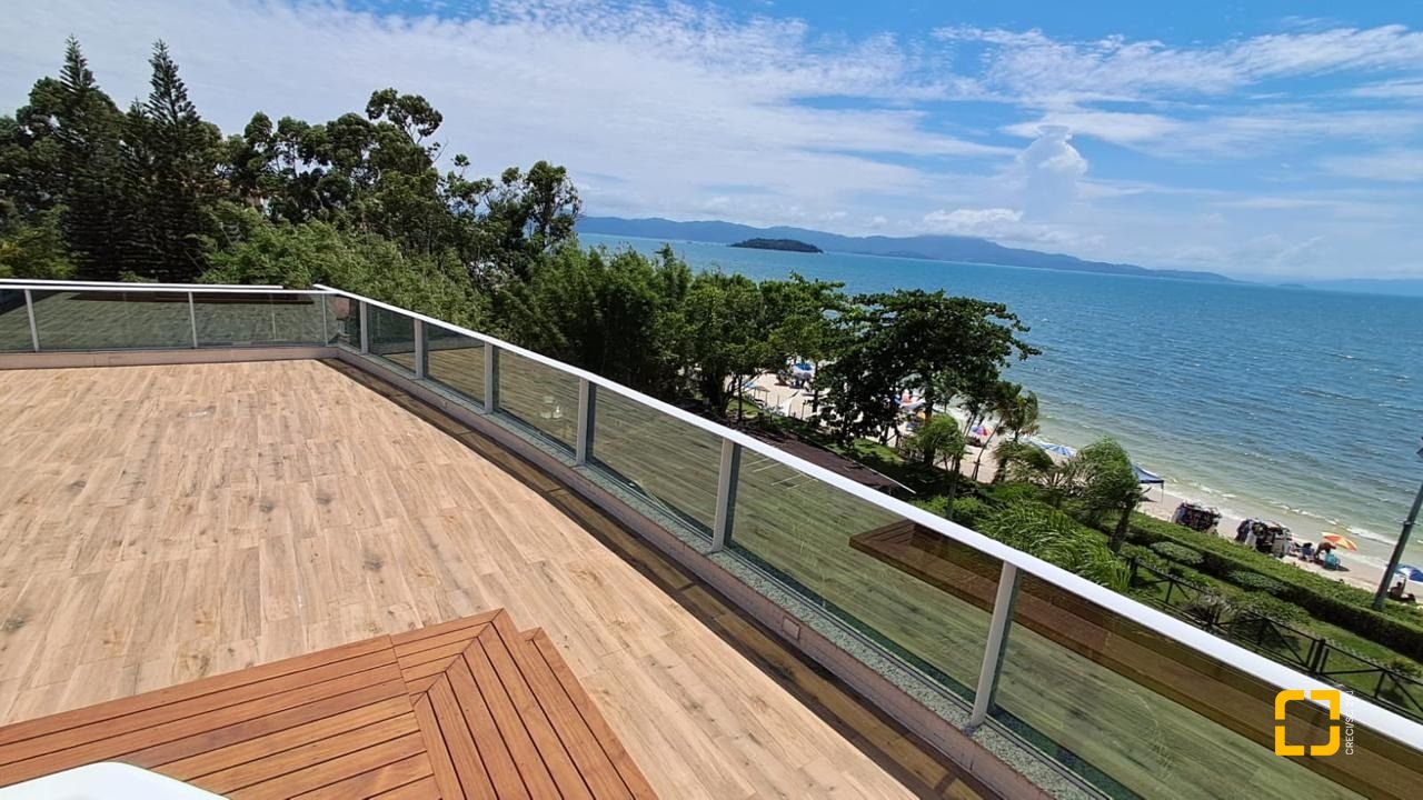 Cobertura com 316m², 4 quartos (sendo 4 suítes), 3 garagens, no bairro Cachoeira do Bom Jesus em Florianópolis