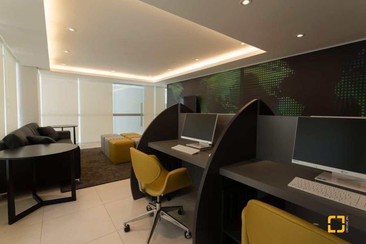Cobertura com 316m², 4 quartos (sendo 4 suítes), 3 garagens, no bairro Cachoeira do Bom Jesus em Florianópolis