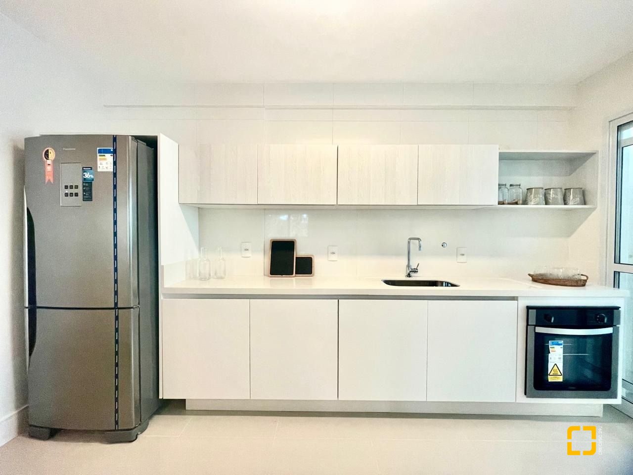 Apartamento com 128m², 6 quartos (sendo 3 suítes), 2 garagens, no bairro Cachoeira do Bom Jesus em Florianópolis