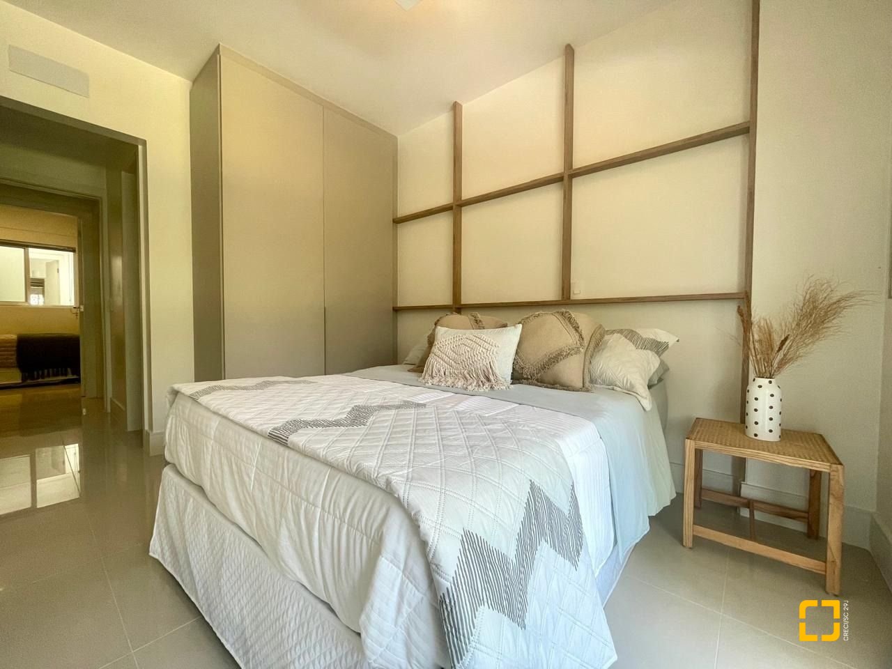 Apartamento com 128m², 6 quartos (sendo 3 suítes), 2 garagens, no bairro Cachoeira do Bom Jesus em Florianópolis
