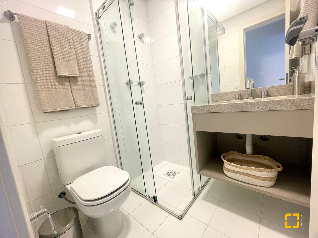 Apartamento com 128m², 6 quartos (sendo 3 suítes), 2 garagens, no bairro Cachoeira do Bom Jesus em Florianópolis