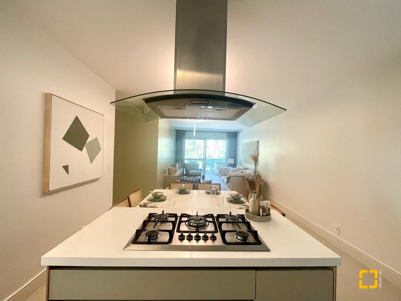 Apartamento com 128m², 3 quartos (sendo 3 suítes), 2 garagens, no bairro Cachoeira do Bom Jesus em Florianópolis