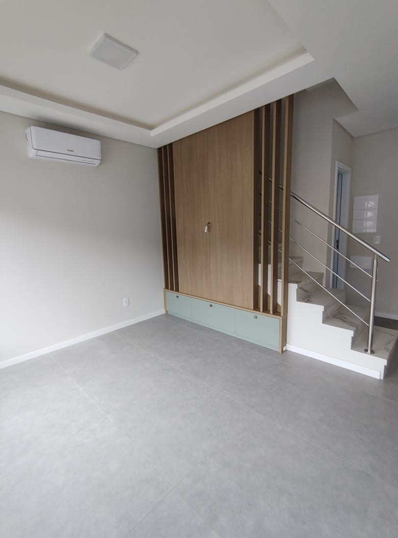 Casa com 130m², 6 quartos (sendo 3 suítes), 1 garagem, no bairro Santo Antônio de Lisboa em Florianópolis