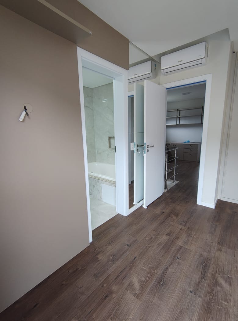 Casa com 130m², 6 quartos (sendo 3 suítes), 1 garagem, no bairro Santo Antônio de Lisboa em Florianópolis