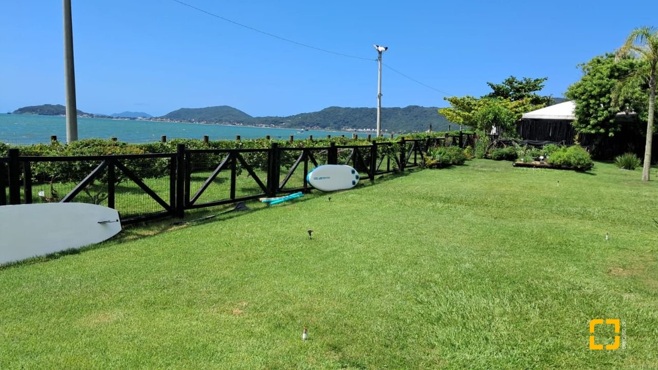Apartamento com 137m², 7 quartos (sendo 3 suítes), 2 garagens, no bairro Cachoeira do Bom Jesus em Florianópolis